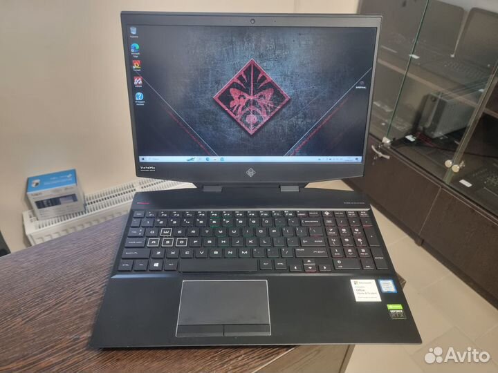 Omen by HP 15-dh0009tx (Core i7 / 16 / RTX 2080)