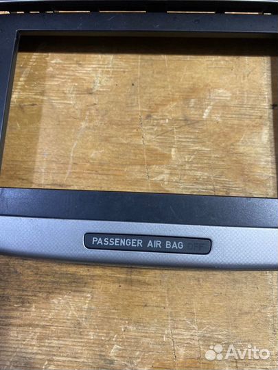 Рамка магнитолы Volkswagen Passat 3C5 BVY