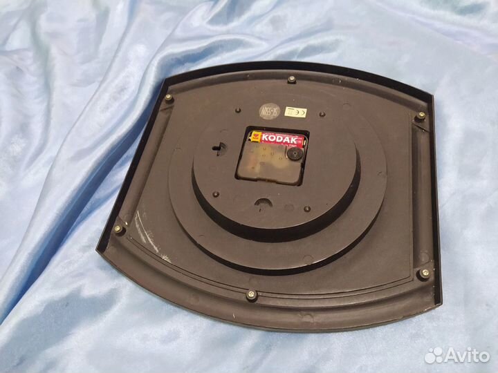 Настенные часы на ходу (дам проверить) 30х30 см