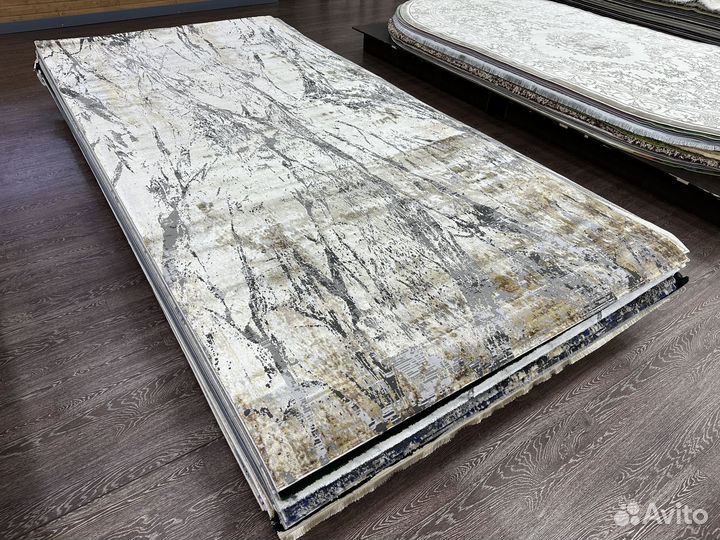 Ковер новый 2*4 современный