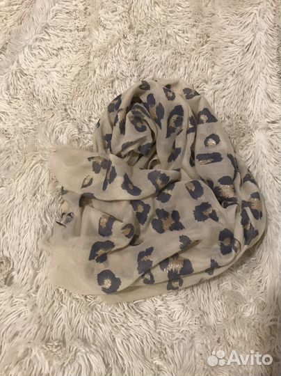 Шарфы и палантины в отличном состоянии