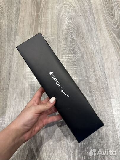 Часы apple watch se 44 mm nike