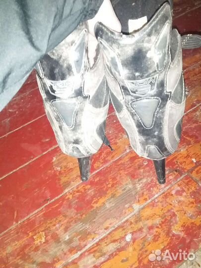 Коньки хоккейные