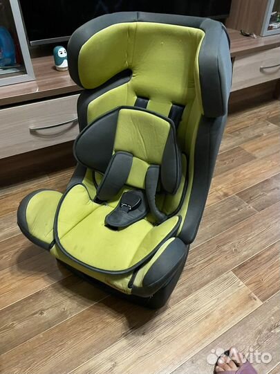 Автомобильное кресло