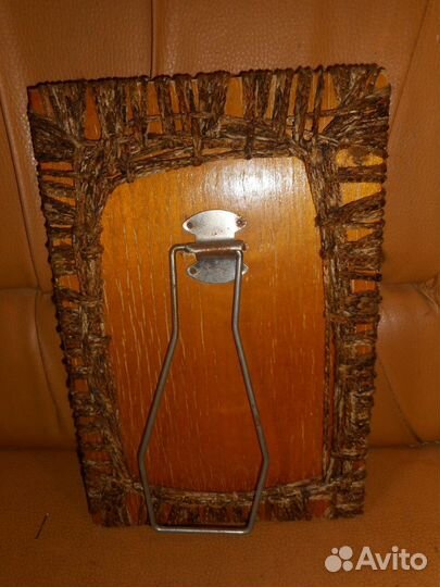 Старинное фото девушки на дереве.1930-40х.г