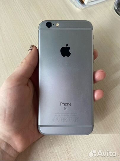Телефон iPhone 6s