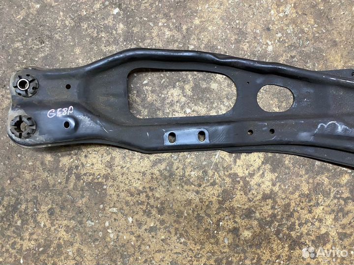 Балка подвески Б/У GA5R39800F