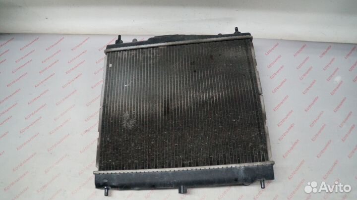 Nissan 21400-AX600 Радиатор охлаждения двигателя