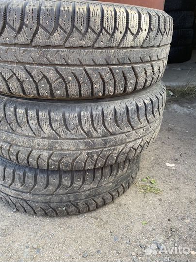 Bridgestone Ice Cruiser 7000 225/65 R17