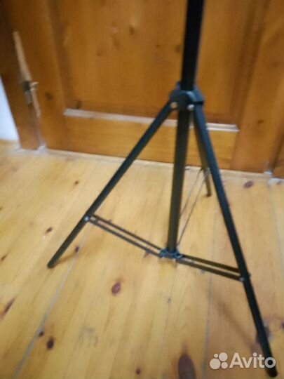 Стойка микрофонная прямая + в комплекте паук