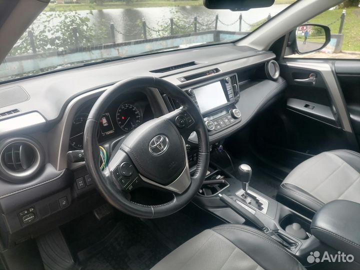 Toyota RAV4 2.2 AT, 2018, 132 000 км