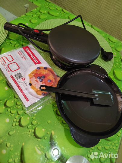 Продам электроблинницу redmond RSM-1409