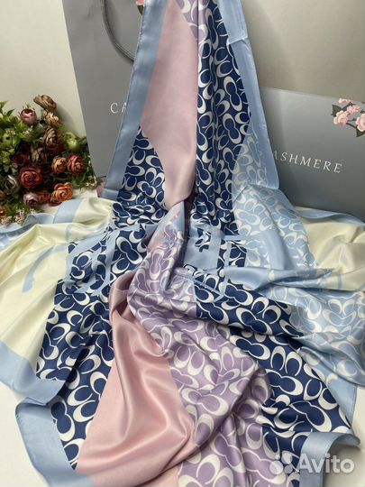 Шелковый платок Coach