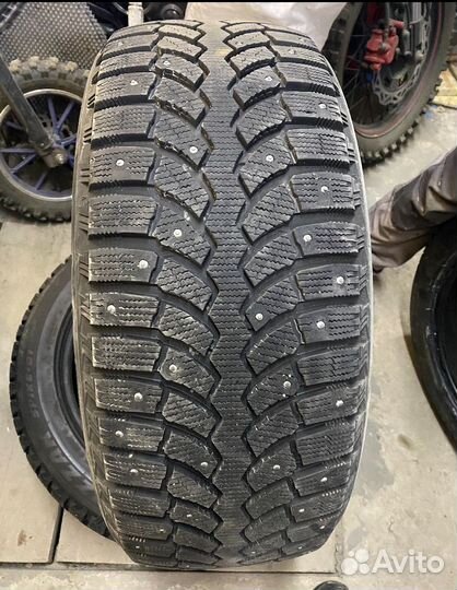 Bridgestone Blizzak Spike-01 235/50 R18 101