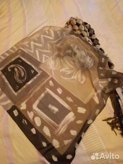 Шарфы и палантины новые