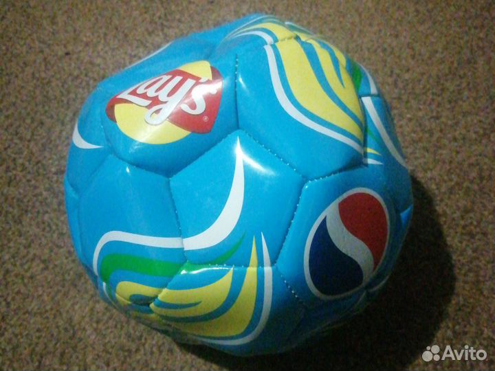 Футбольный мяч lays pepsi