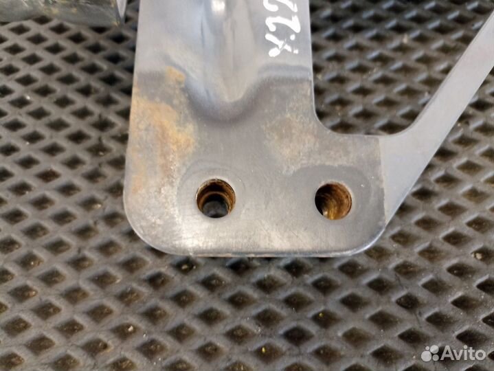 Кронштейн бампера правый Daf XF106