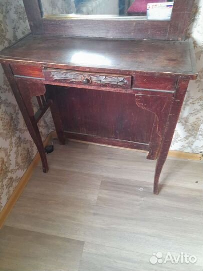 Трюмо с зеркалом старинное