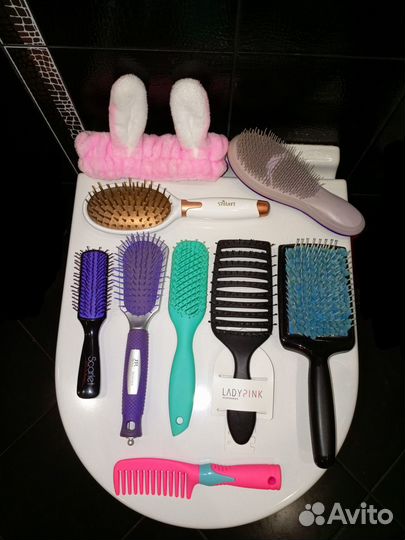 Расчески массажные и плюшевая повязка на голову