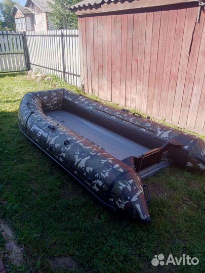 Лодка с мотором