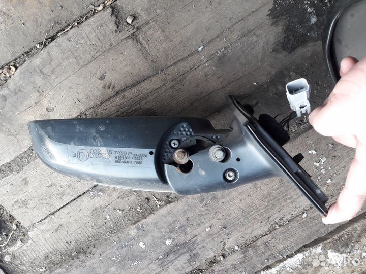 Зеркала боковые на Тойоту Порте