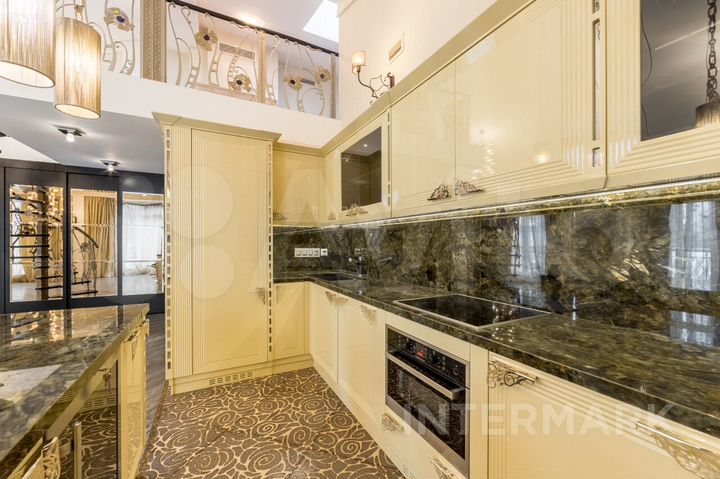 5-к. квартира, 196 м², 4/4 эт.