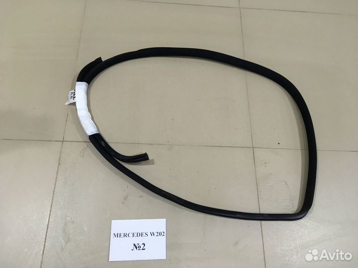 Уплотнитель дверного проема Mercedes W202