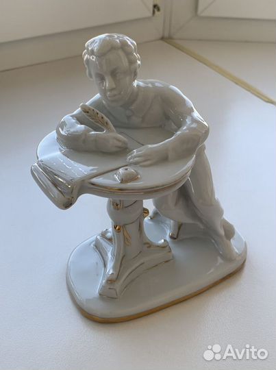 Статуэтка «Юный Пушкин» лфз