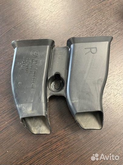 Воздуховод салона правый Bmw 520D E60 N47 2009