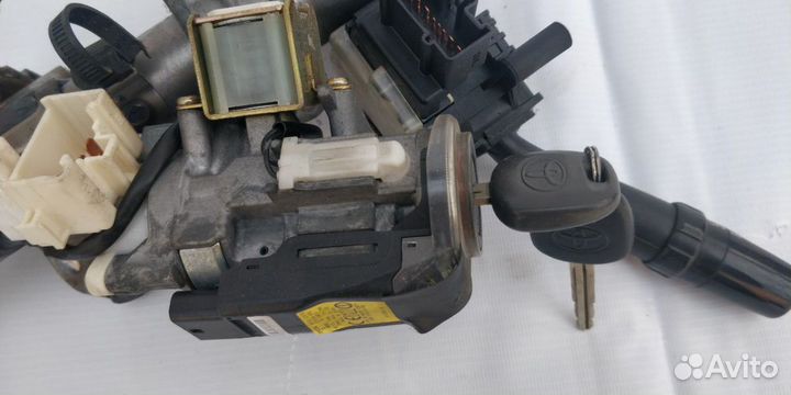 Замок зажигания Toyota Alphard