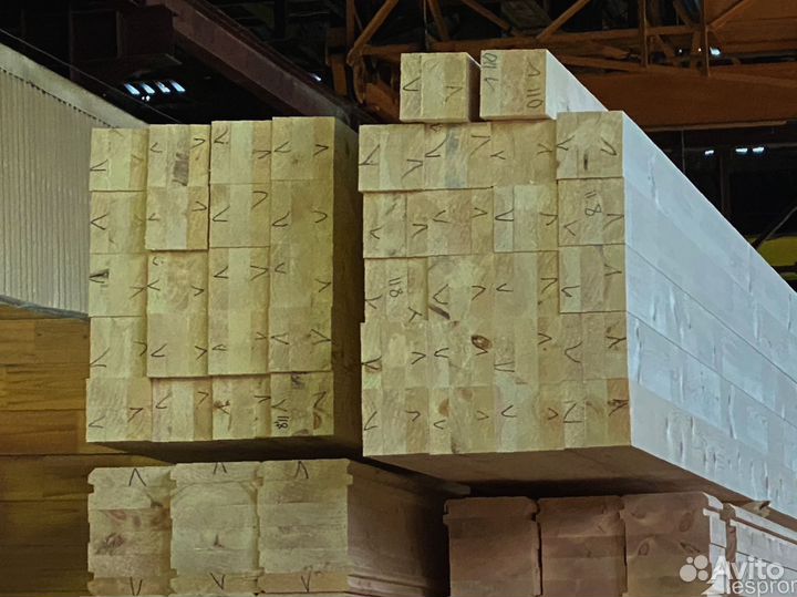 Наружные постройки с досками из лиственницы