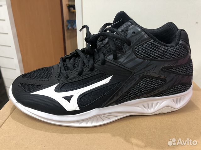 Кроссовки волейбольные Mizuno Thunder Blade 3 Mid