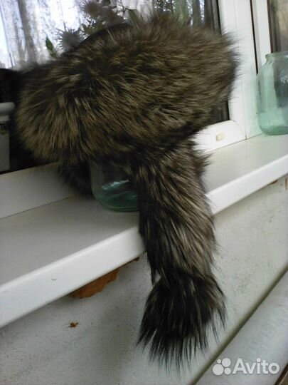 Шапка из черно-бурой лисы