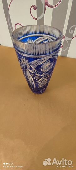 Ваза хрустальная синяя