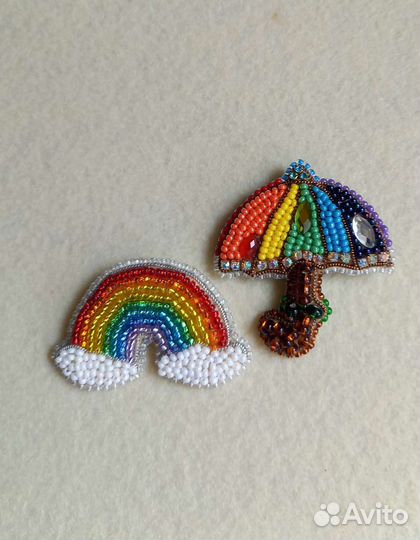 Брошь из бисера