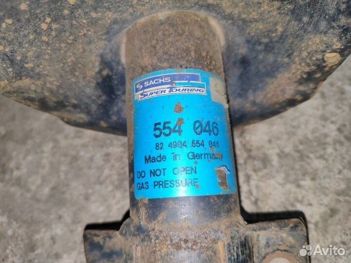 Стойка амортизатора передняя левая Volvo S80 седан