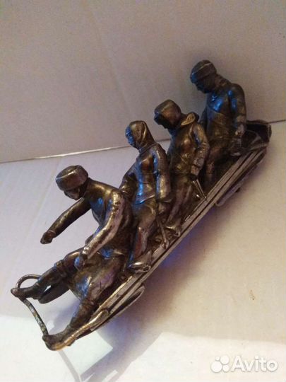 Антикварная статуэтка. Бобслей