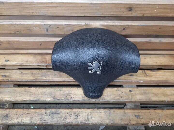 Подушка безопасности водителя Peugeot 206 2000