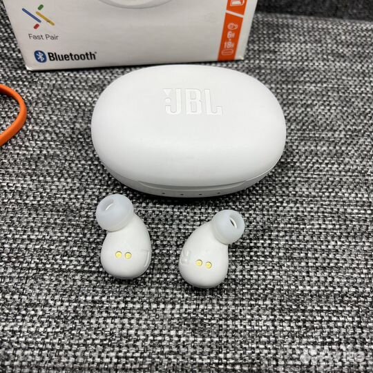 Беспроводные наушники JBL free II TWS белые б/у