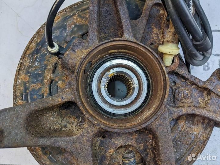 Кулак поворотный передний правый w163 ML-class