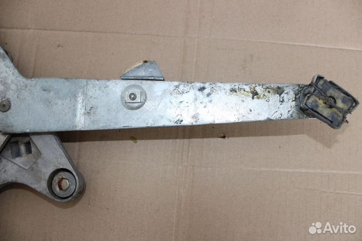 Стеклоподъемник задний левый Mercedes S-Class W126