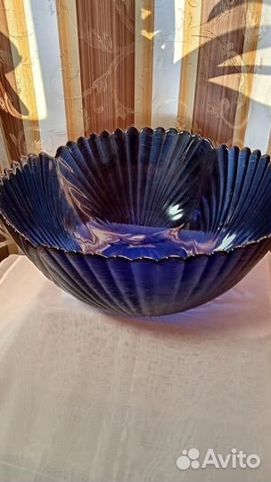 Ваза для фруктов из цветного стекла. СССР