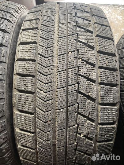 Bridgestone Blizzak VRX 235/50 R17