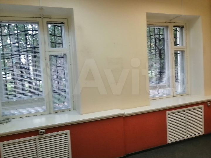 Здание, 360 м²