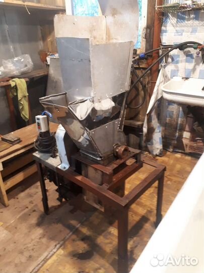 Соковыжималка большая