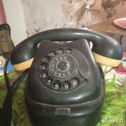 Стационарный телефон ретро