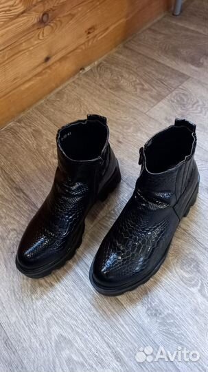 Ботинки женские демисезонные 39 размер