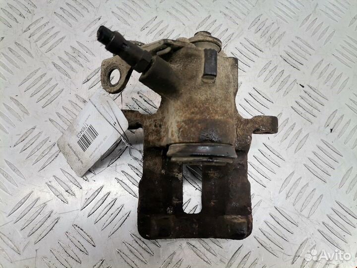 Суппорт задний правый для Audi A4 B5 8D0615424