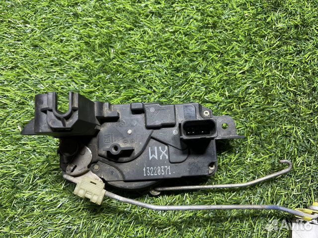 Замок двери Opel Astra-H