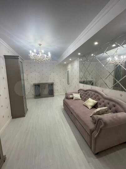 2-к. квартира, 67 м², 7/10 эт.